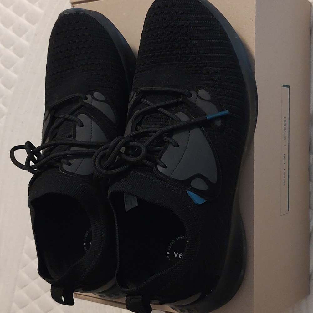 EUC Vessi waterproof sneakers